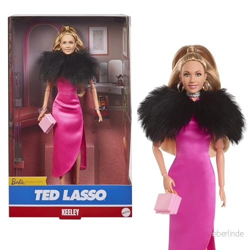 Barbie Signature docka, Keeley Jones från Ted Lasso klädd i rosa klänning med cape fuskpäls, samlarföremål utställningsförpackning, HJW92 194735097388
